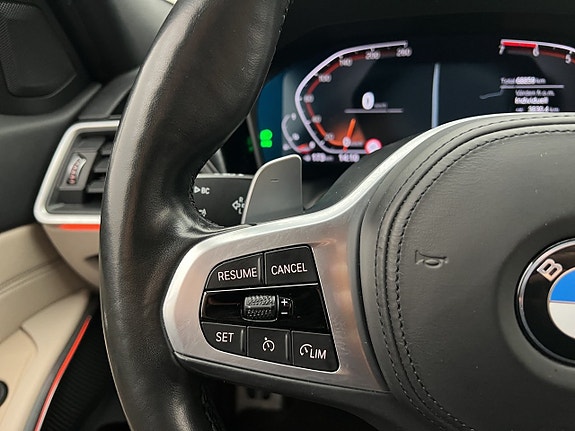 BMW 330i 17 of 30