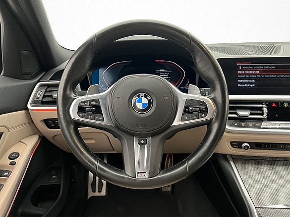 BMW 330i 10 of 30