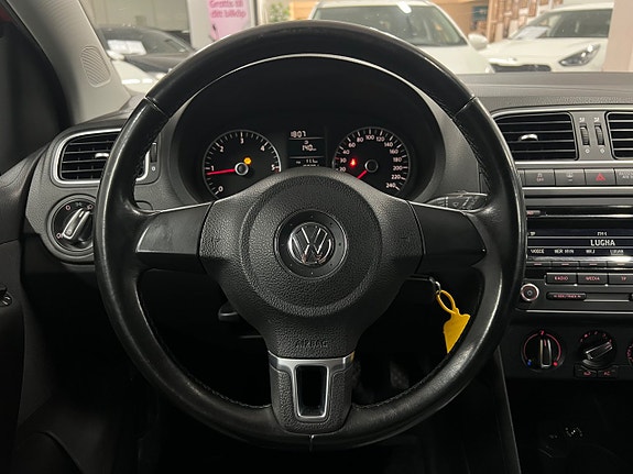 Volkswagen Polo 9 of 21