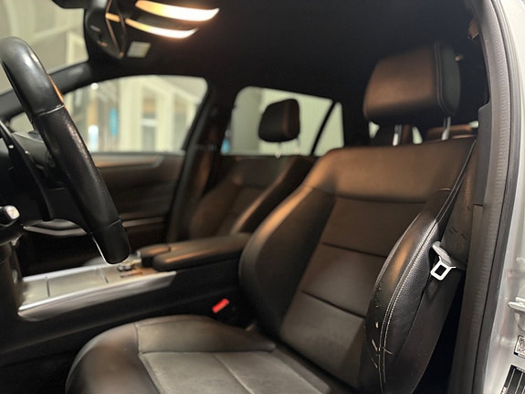 Mercedes-Benz E220 6 of 7