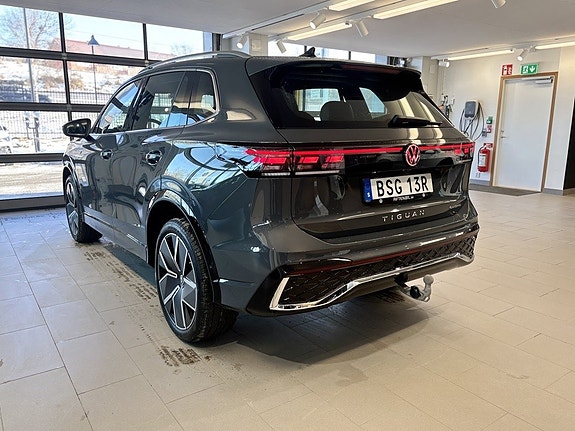 Volkswagen Tiguan 8 of 18
