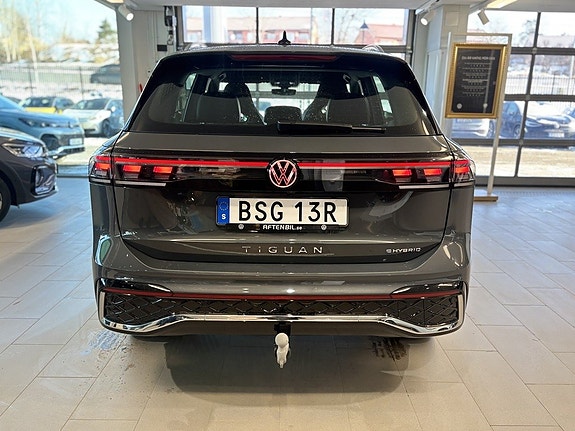 Volkswagen Tiguan 7 of 18