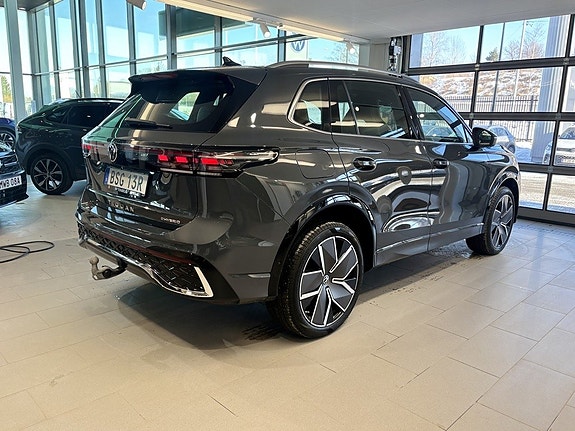 Volkswagen Tiguan 6 of 18
