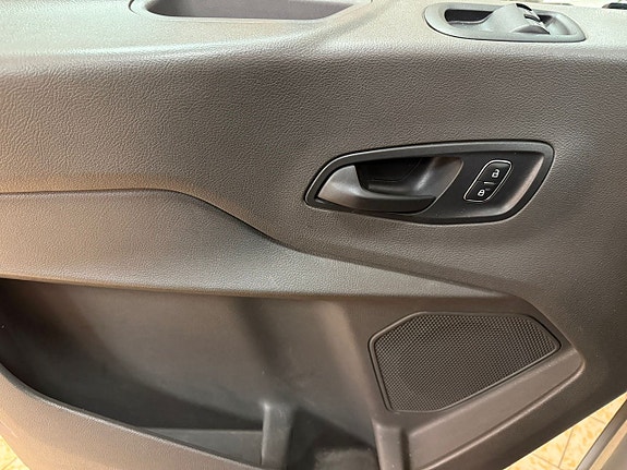 Ford Transit 20 of 20