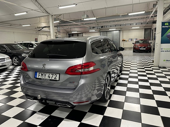 Peugeot 308 4 of 5
