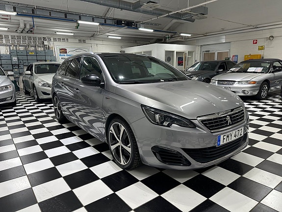 Peugeot 308 2 of 5