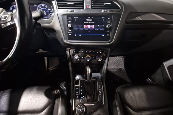Volkswagen Tiguan Allspace 12 of 17