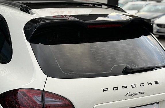 Porsche Cayenne 5 of 5