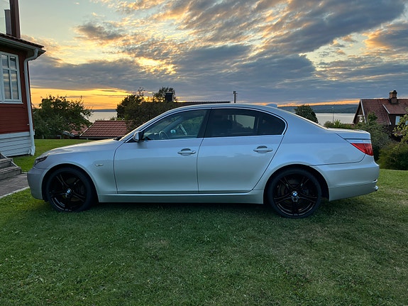 BMW 523i 6 of 10
