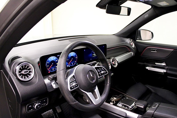 Mercedes-Benz GLB220 d 9 of 15