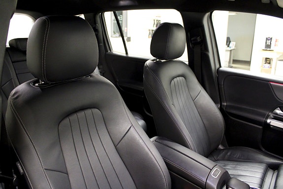 Mercedes-Benz GLB220 d 13 of 15