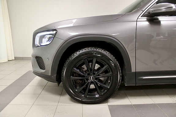 Mercedes-Benz GLB220 d 3 of 5