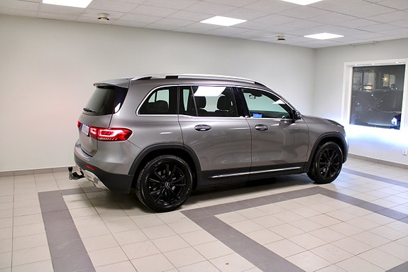 Mercedes-Benz GLB220 d 4 of 5