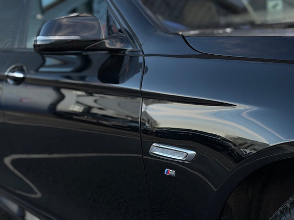 BMW 550i 4 of 5