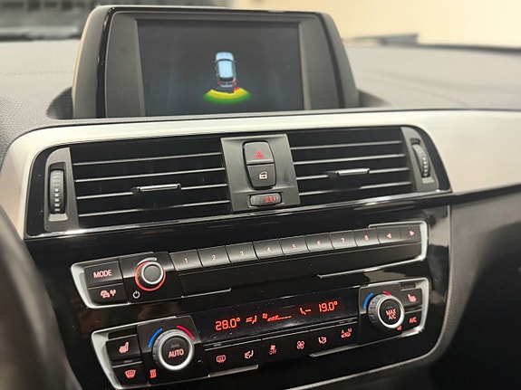 BMW 118i 11 of 12