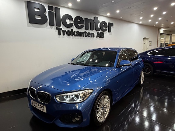 BMW 118i 3 of 5