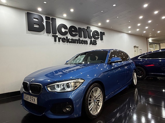 BMW 118i 2 of 5