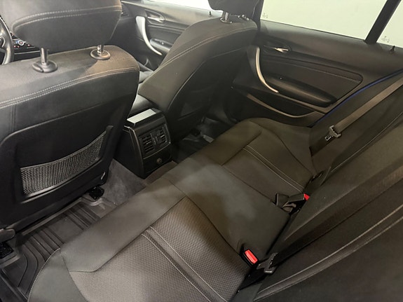 BMW 118i 7 of 12