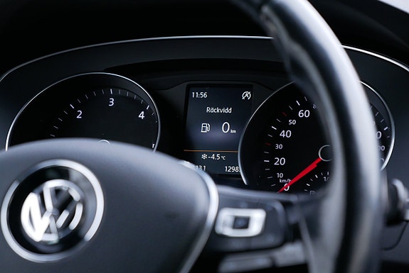 Volkswagen Passat 18 of 26