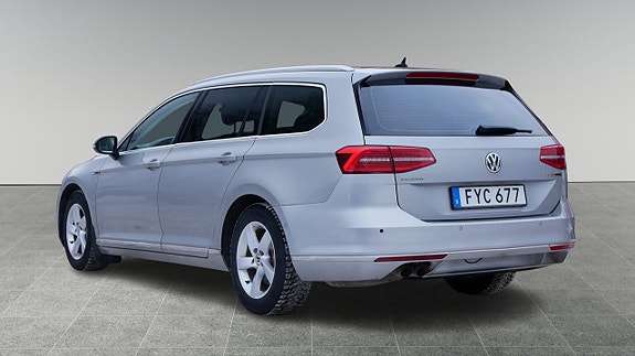 Volkswagen Passat 4 of 5