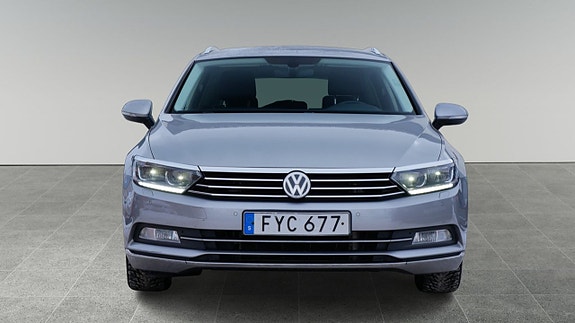 Volkswagen Passat 9 of 26