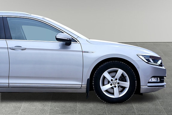 Volkswagen Passat 6 of 26