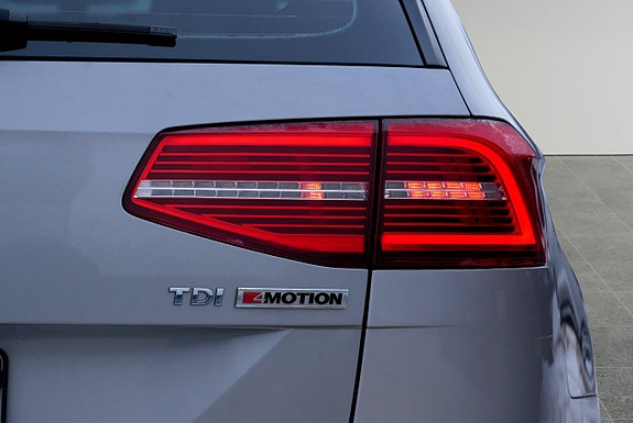Volkswagen Passat 11 of 26