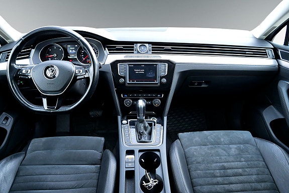 Volkswagen Passat 12 of 26