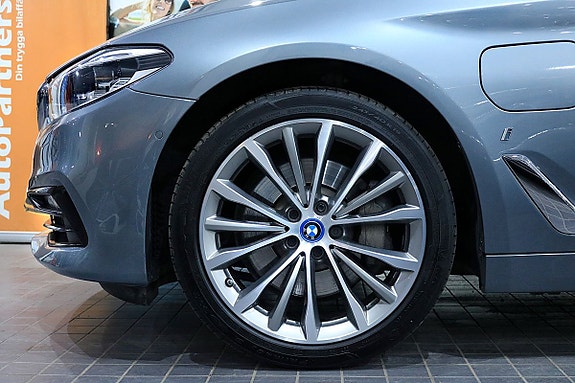 BMW 530e 14 of 30