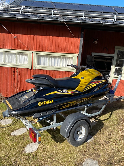 Yamaha GP1300 R 3 of 3