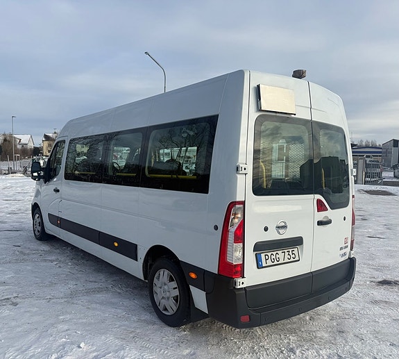 Nissan NV400 4 of 5