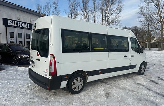 Nissan NV400 3 of 5