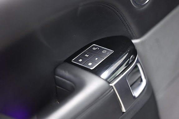 Land Rover Range Rover Sport 19 of 28