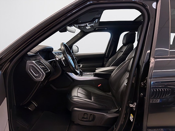 Land Rover Range Rover Sport 14 of 22