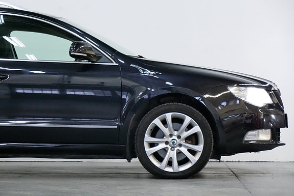 Skoda Superb 9 of 30