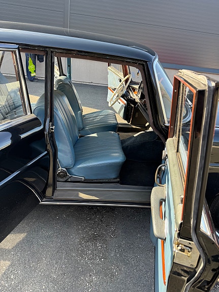 Mercedes-Benz 220 SB 10 of 13
