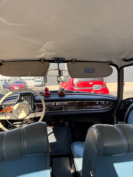 Mercedes-Benz 220 SB 12 of 13