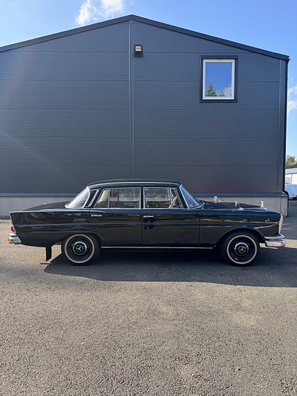 Mercedes-Benz 220 SB 3 of 13