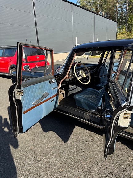Mercedes-Benz 220 SB 8 of 13