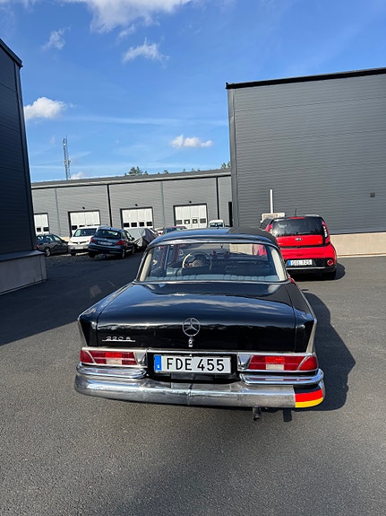 Mercedes-Benz 220 SB 5 of 13