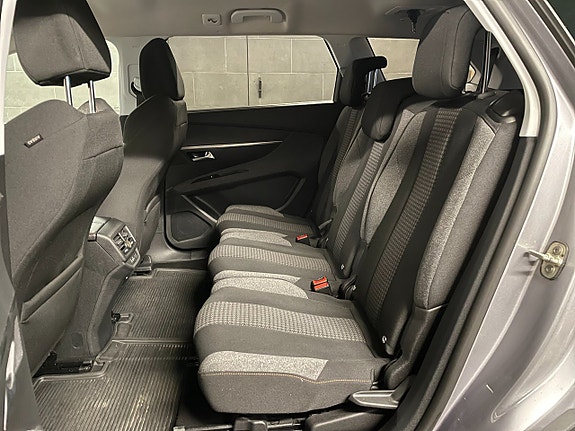 Peugeot 5008 12 of 16