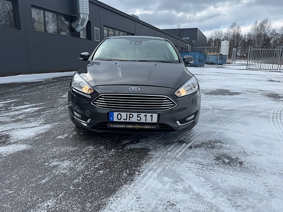 Ford Focus 2 of 5