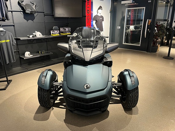 Can-Am Spyder F3 LIMITED 5 of 7