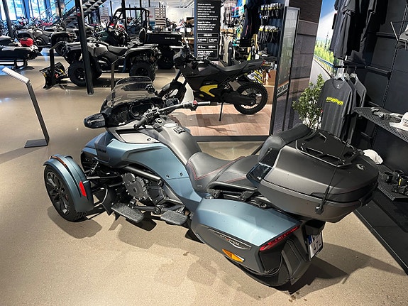 Can-Am Spyder F3 LIMITED 3 of 7