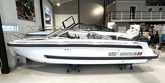 Ibiza 690 Touring 2026 ink. Yamaha F225 XCB NYHET!