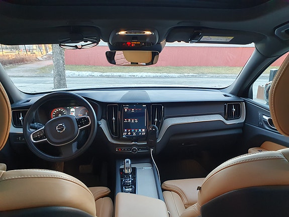 Volvo XC60 4 of 5