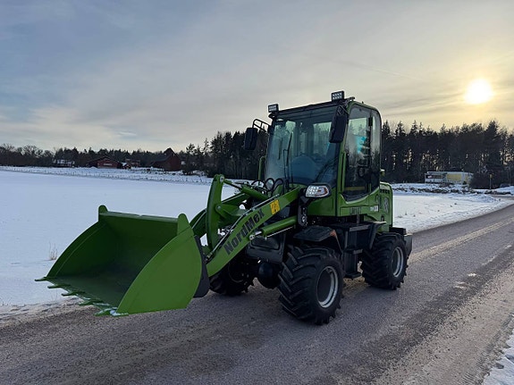NordMex LM107 Hjullastare – CE | Steg V | 4x4 | Vikt: 2300kg