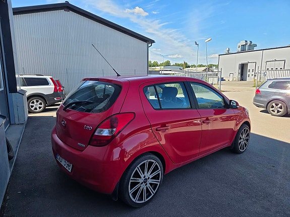 Hyundai i20 5 of 12