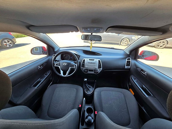 Hyundai i20 7 of 12