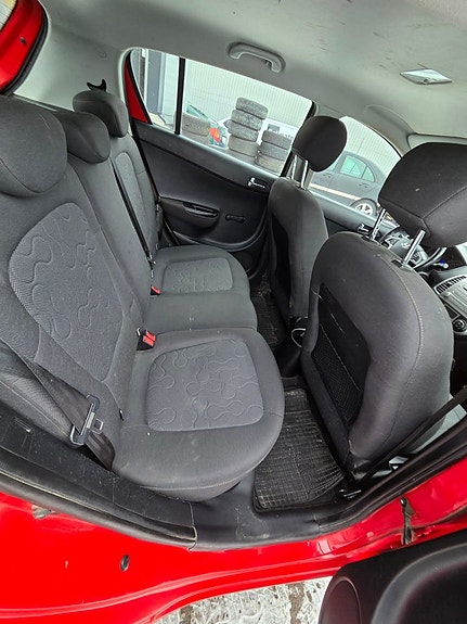 Hyundai i20 8 of 12